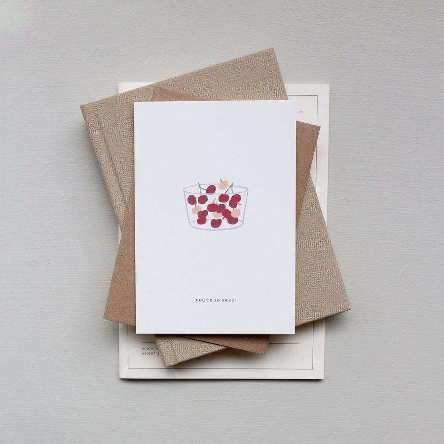 postais kartotek para todas as ocasiões na americana postal com taça de cerejas com o texto you'e so sweat da marca kartotek
