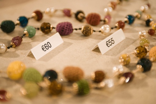 BROTHER TZE-221 9mm x 8m black on white tape