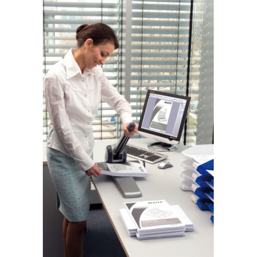 Furador Leitz modelo 5182 para 250 folhas prata