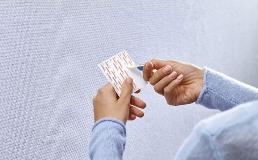 Parafuso Adesivo Ajustável TESA Powerstrips 1kg para Parede Pintada 2 unidades