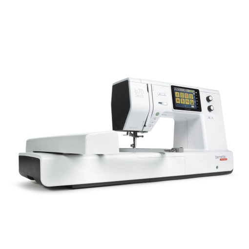 Máquina de bordar BERNETTE B70