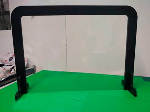 Proteção de balcão em plástico 50x75cm 500 microns transparente com moldura preta (covid)
