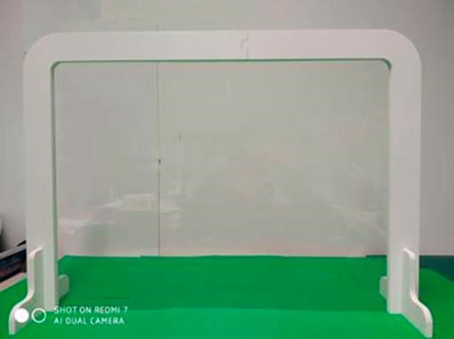 Proteção de balcão em plástico 50x75cm 500 microns transparente com moldura branca (covid)