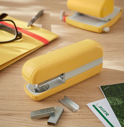 Agrafador LEITZ Cosy 5567 24/6 30 folhas Amarelo