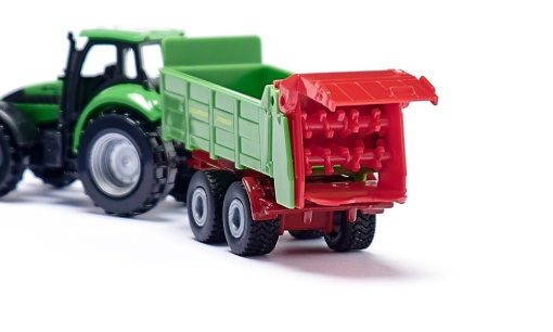 Trator com Espalhador de Estrume Miniatura SIKU