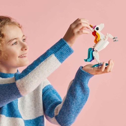 LEGO Creator 3-in-1 Unicórnio Mágico 31140