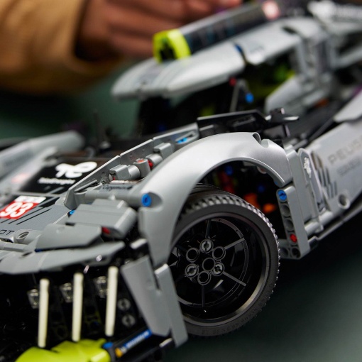 LEGO Technic Peugeot 9x8 24h Le Mans Hybrid Hypercar 42156