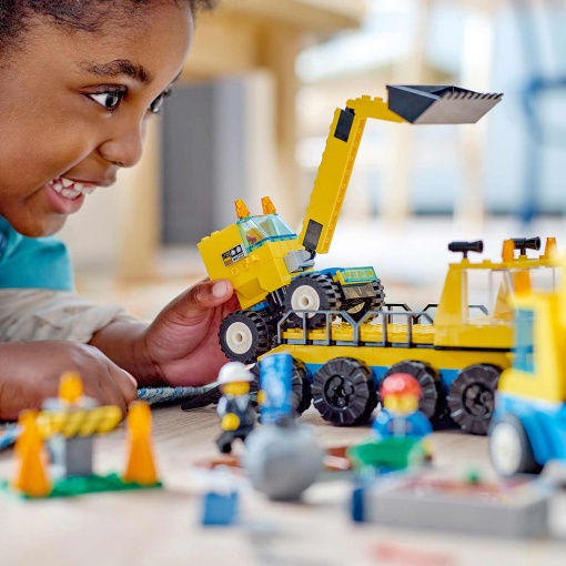 LEGO City Camiões de Construção e Grua com Bola Destruidora 60391