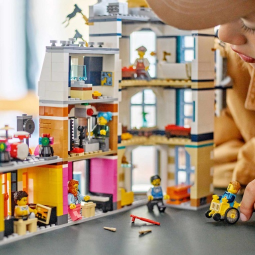 LEGO Creator 3-in-1 Rua Principal 31141