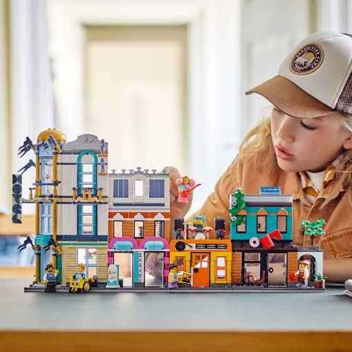 LEGO Creator 3-in-1 Rua Principal 31141