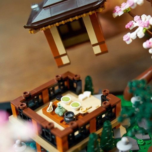 LEGO Icons Jardim Tranquilo 10315