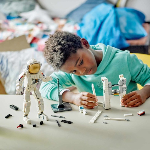 LEGO Creator 3-in-1 Astronauta 31152