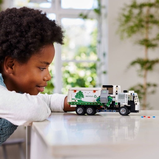 LEGO Technic Camião do Lixo Mack LR Electric 42167