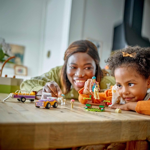 LEGO Friends Atrelado com Cavalo e Pónei 42634