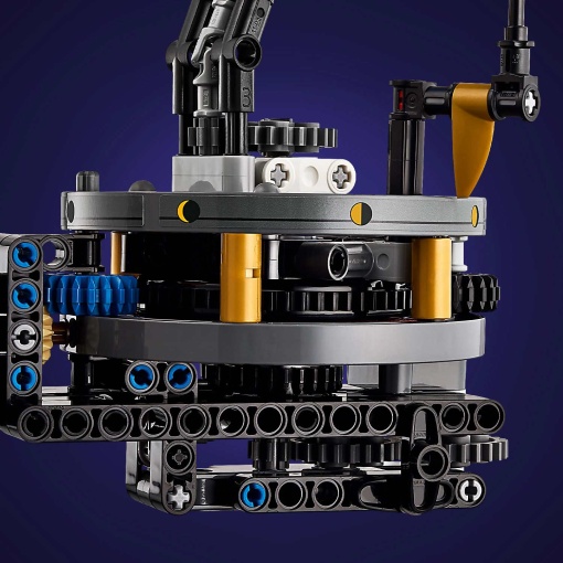 LEGO Technic Planeta Terra e Lua em Órbita 42179