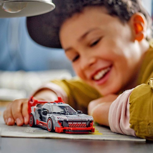 LEGO Speed Champions Carro de Corrida Audi S1 E-tron Quattro 76921