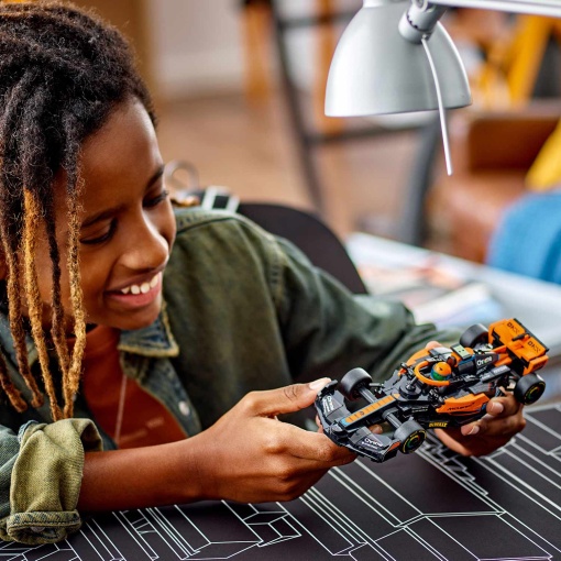 LEGO Speed Champions Carro de Corrida de Fórmula 1 McLaren 2023 76919