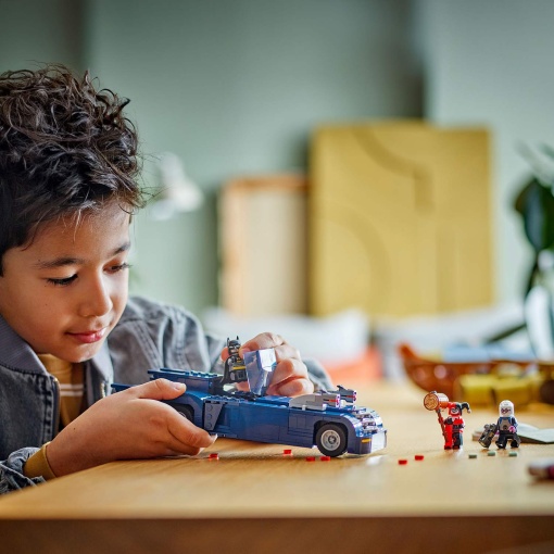 LEGO Batman com o BatmóvelÖ vs. Harley QuinnÖ e Mr. FreezeÖ 76274