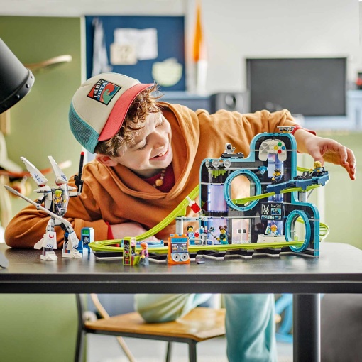 LEGO City Parque de Diversões com Montanhas-Russas do Mundo dos Robôs 60421