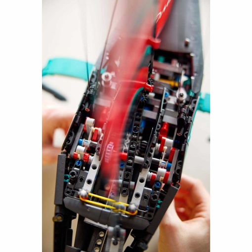 LEGO Technic Veleiro Emirates Team New Zealand Ac75 42174