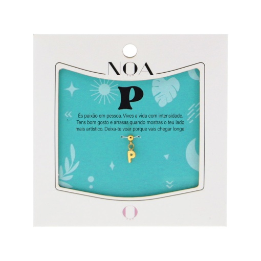 Charm Aço Dourado NOA Story Letra "P"