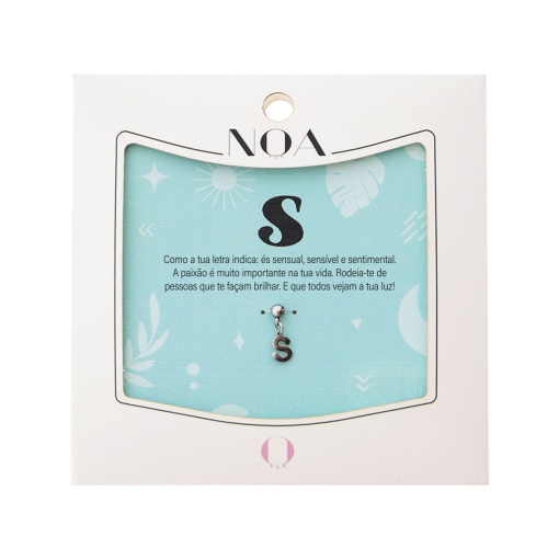 Charm Aço Prateado NOA Story Letra "S"