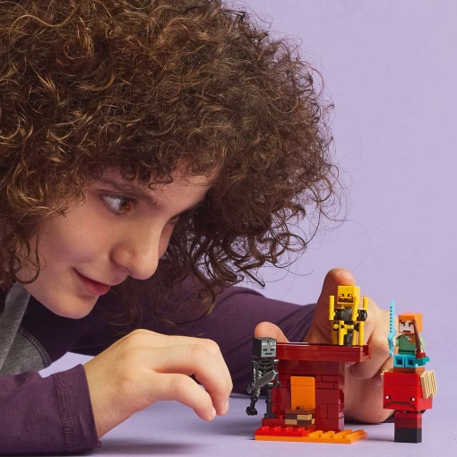 LEGO MINECRAFT A Batalha da Lava do Nether 21266
