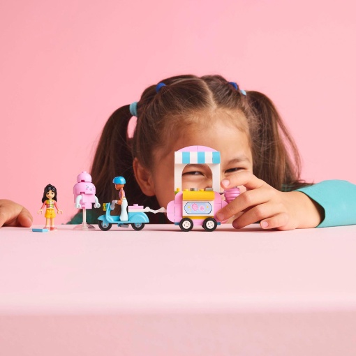 LEGO Friends Barraquinha de Algodão - Doce e Scooter 42643