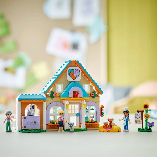 LEGO Friends Clínica Veterinária para Cavalos e Animais de Estimação 42651