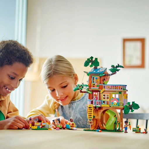 LEGO Friends Convívio na Casa da Árvore da Amizade 42652