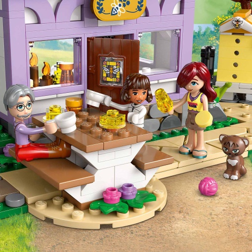 LEGO Friends Casa dos Apicultores e Jardim de Flores 42669