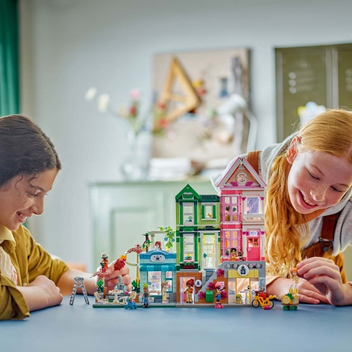 LEGO Friends Apartamentos e Lojas de Heartlake City 42670