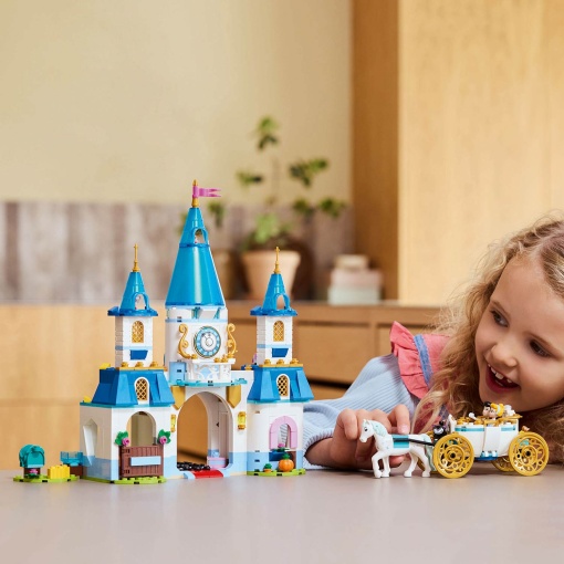 LEGO DISNEY Castelo da Cinderela e Carruagem de Cavalos 43275