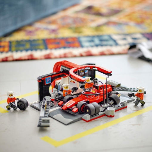 LEGO City Boxe de F1 e Equipa da Boxe com Carro da Ferrari 60443