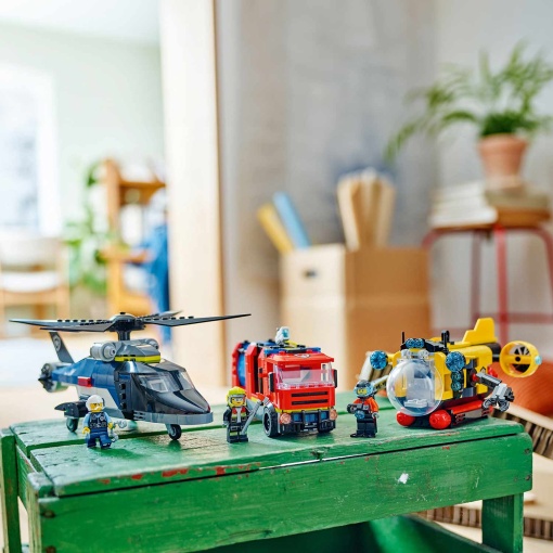 LEGO City Combinação de Helicóptero, Camião dos Bombeiros e Submarino 60462