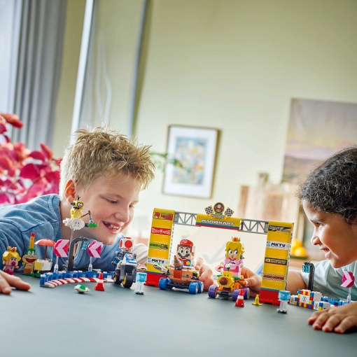 LEGO Super Mario Kart - Conjunto Peach Bebé e Grande Prémio 72036