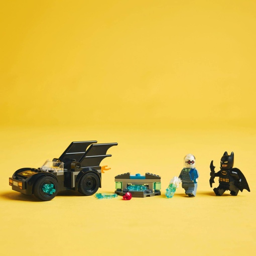 LEGO Batman e Batmobile contra Mr. Freeze 76301