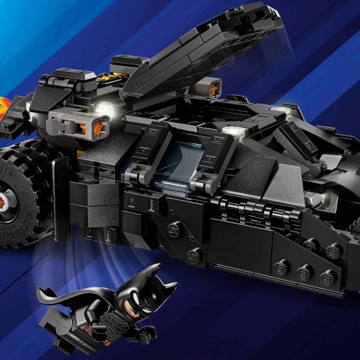 LEGO Batman Tumbler contra Two-Face e The Joker 76303