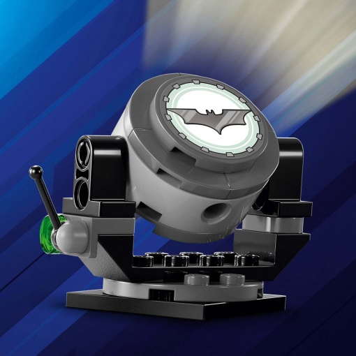 LEGO Batman Tumbler contra Two-Face e The Joker 76303