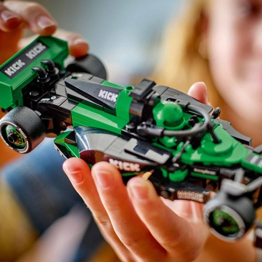 LEGO Speed Champions Carro de Corrida Kick Sauber F1 Team C44 77247