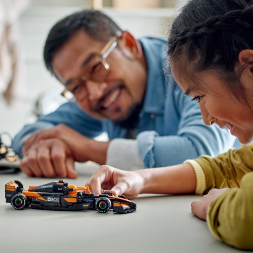 LEGO Speed Champions Carro de Corrida McLaren F1 Team MCL38 77251