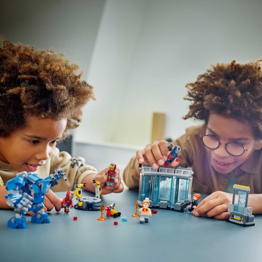 LEGO MARVEL Laboratório do Iron Man: Salão das Armaduras 76315