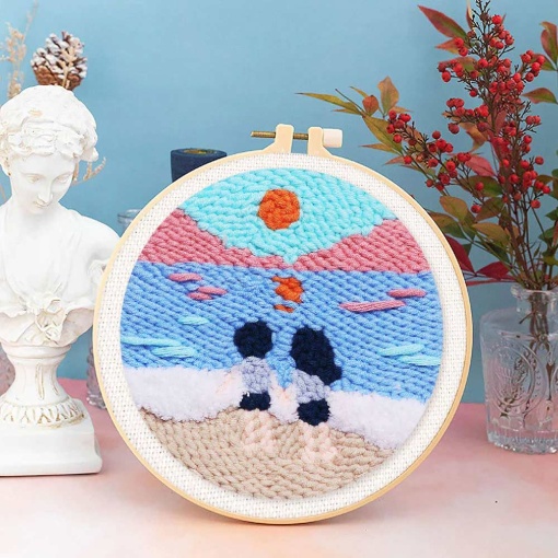 Kit Punch Needle FIGURED'ART com moldura circular 20cm casal na praia