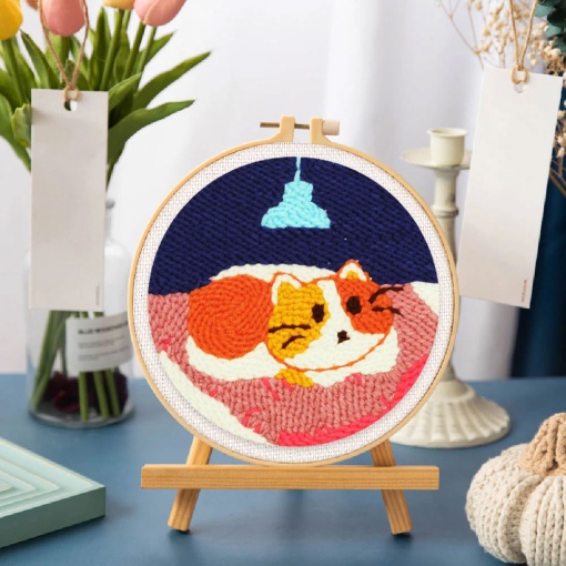 Kit Punch Needle FIGURED'ART com moldura circular 20cm gato na sua cama