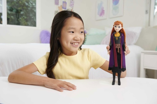 DISNEY FROZEN Anna Saia Preta MATTEL