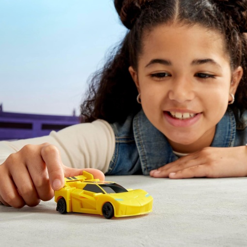 TRANSFORMERS Earthspark Bumblebee HASBRO