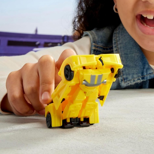 TRANSFORMERS Earthspark Bumblebee HASBRO