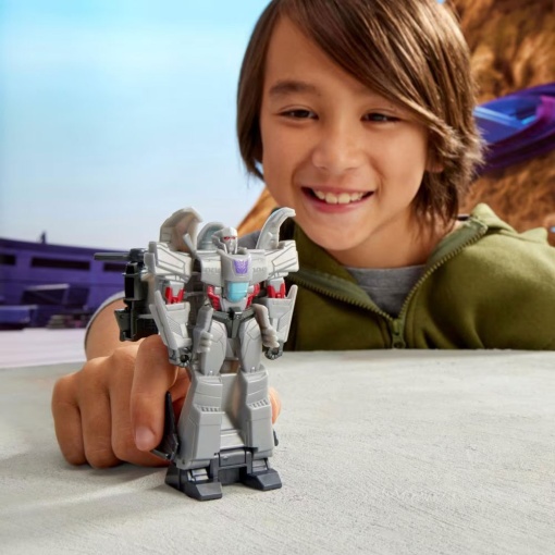 TRANSFORMERS Earthspark Megatron HASBRO