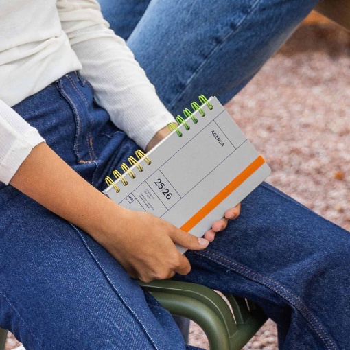 Agenda escolar semanal 123x178mm 2025/26 12 meses espiral MIQUELRIUS Back to Basics Activa cinza