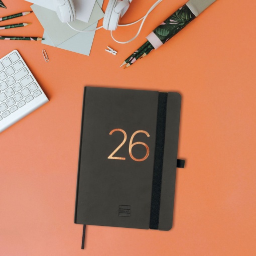Agenda escolar semanal 118x168mm 2025/26 16 meses FINOCAM Capri negro com elástico